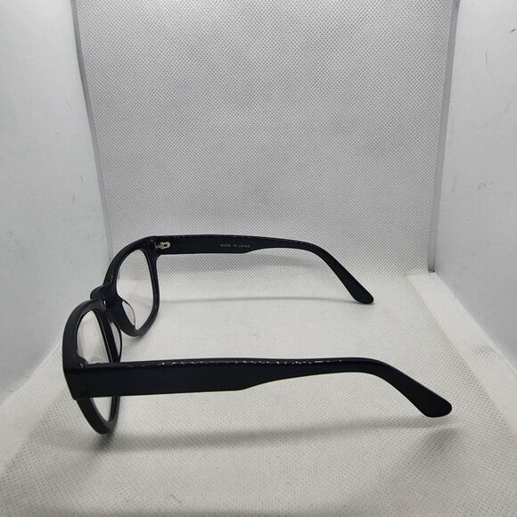 Madewell Black Glasses - Stylish and Sleek Eyewear - Picture 6 of 7